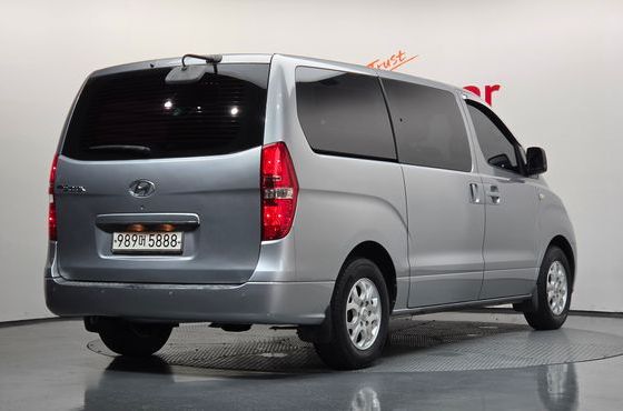 Hyundai Starex 5-Seater LPi VAN CVX Luxury — пробег 130 716 км — фото 2 из 5