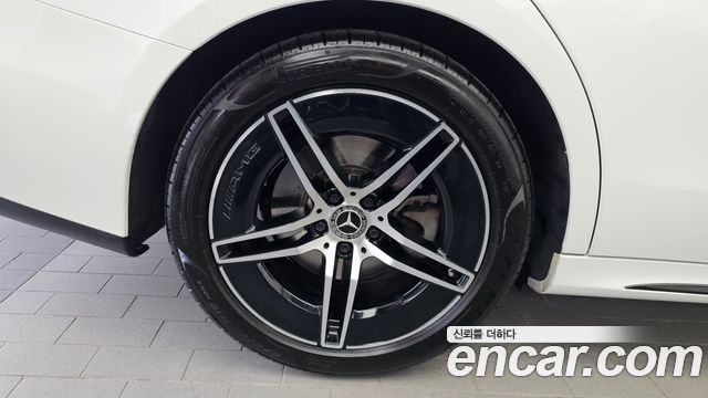 Mercedes-Benz E-Class E300 4MATIC AMG Line — пробег 21 586 км — фото 5 из 5
