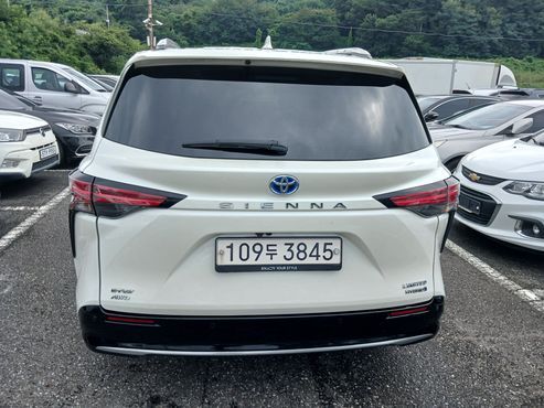 Toyota Sienna 2.5 Hybrid AWD — пробег 103 966 км — фото 4 из 5