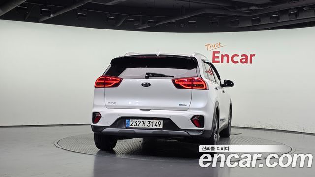 Kia Niro 1.6 HEV Prestige — пробег 93 776 км — фото 4 из 5