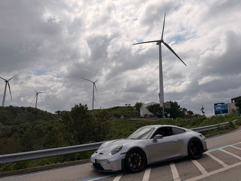 Porsche 911 GT3 Touring — пробег 7 000 км — фото 3 из 5