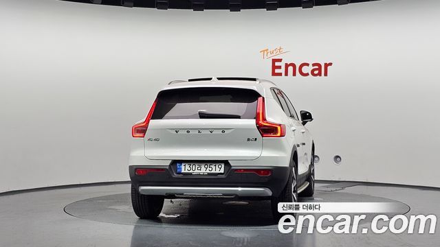 Volvo XC40 B4 Ultra Bright — пробег 8 219 км — фото 4 из 5