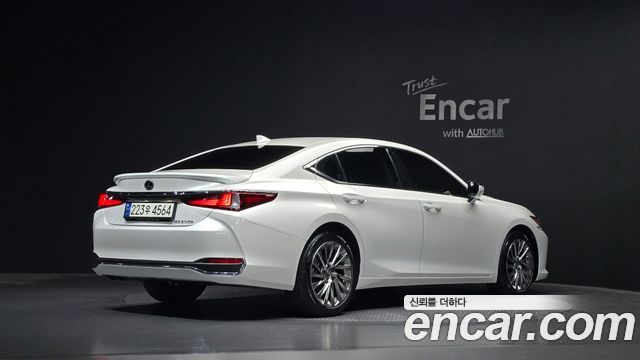 Lexus ES Executive — пробег 54 023 км — фото 2 из 5