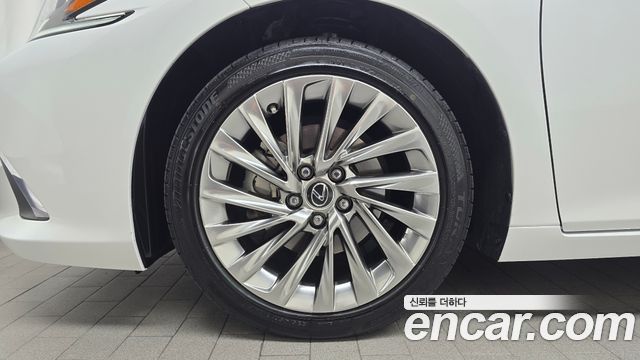 Lexus ES Executive — пробег 54 023 км — фото 5 из 5