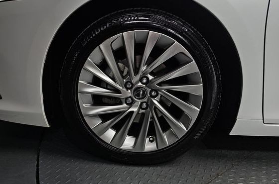 Lexus ES Executive — пробег 43 235 км — фото 5 из 5