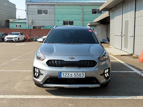 Kia Niro 1.6 HEV Prestige — пробег 127 186 км — фото 2 из 5