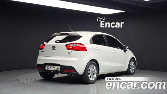 Kia pride 1.6 GDI Hatchback Luxury — пробег 148 197 км — фото 2 из 5