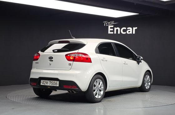 Kia pride 1.6 GDI Hatchback Luxury — пробег 148 197 км — фото 2 из 5