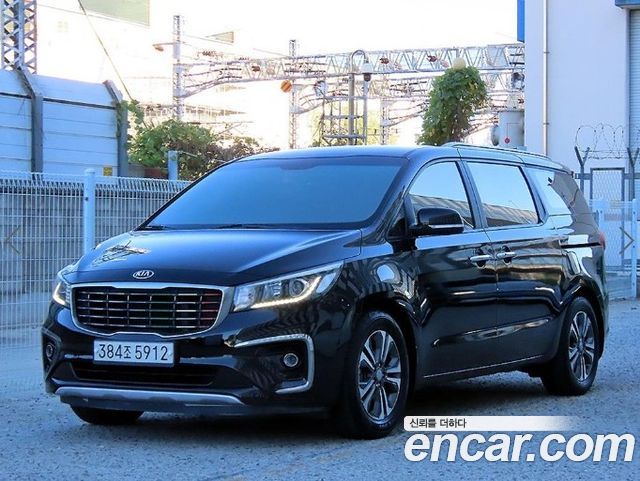 Kia Carnival 9-Seater Luxury — пробег 117 036 км — фото 1 из 5