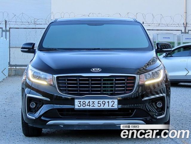 Kia Carnival 9-Seater Luxury — пробег 117 036 км — фото 3 из 5