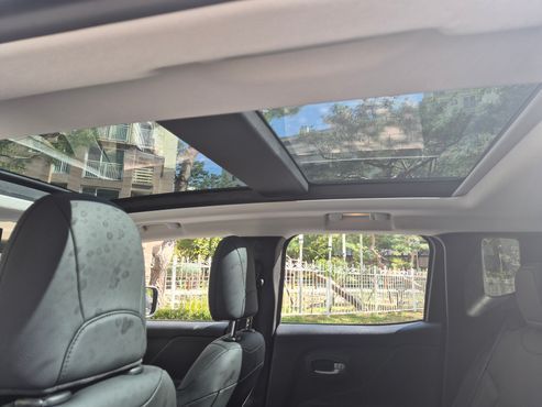 Jeep Renegade 1.3 Limited — пробег 28 000 км — фото 3 из 5
