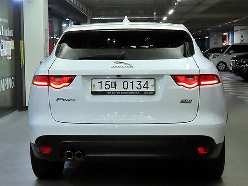 Jaguar F-PACE 20d Portfolio — пробег 205 209 км — фото 5 из 5