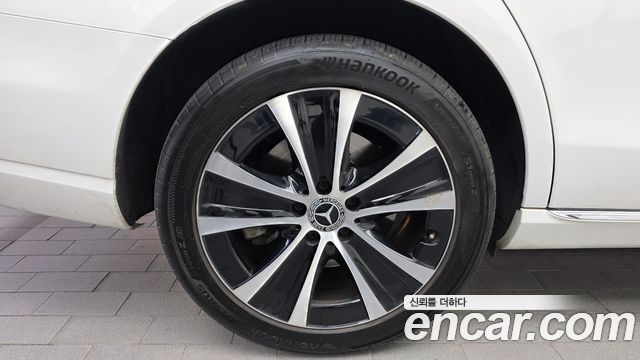 Mercedes-Benz E-Class E300e 4MATIC Exclusive — пробег 60 271 км — фото 5 из 5