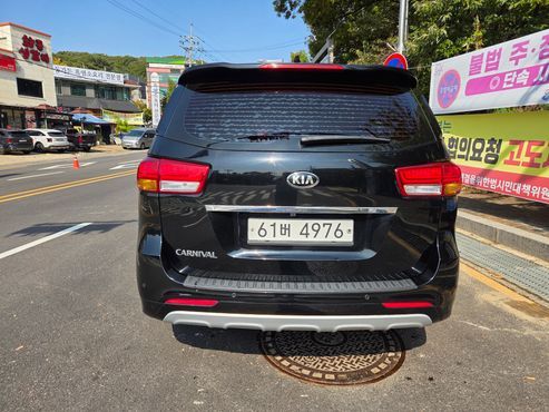Kia Carnival 9-seater Prestige — пробег 174 000 км — фото 2 из 5