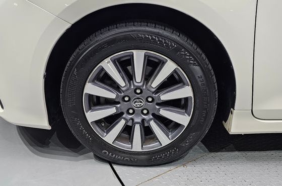 Toyota Sienna 3.5 AWD — пробег 88 527 км — фото 5 из 5