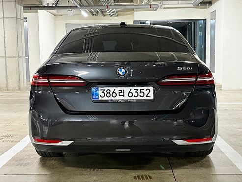 BMW 5-Series 520i — пробег 4 040 км — фото 4 из 5