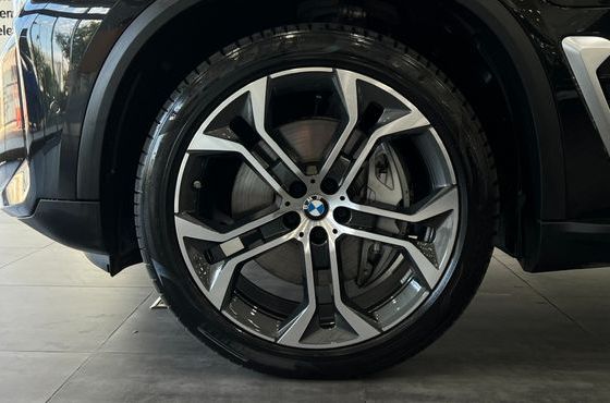 BMW X5 xDrive 50e xLine — пробег 14 539 км — фото 5 из 5
