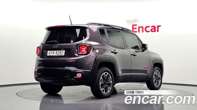 Jeep Renegade 2.0 Diesel Tailhawk AWD — пробег 98 570 км — фото 2 из 5