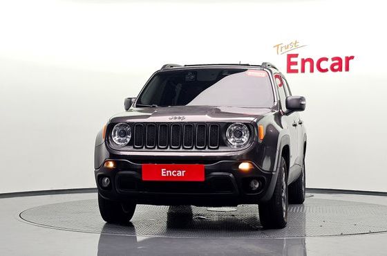 Jeep Renegade 2.0 Diesel Tailhawk AWD — пробег 98 570 км — фото 3 из 5