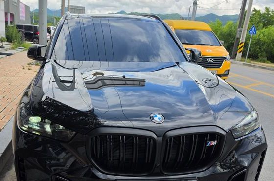 BMW X5 M60i — пробег 8 000 км — фото 1 из 5