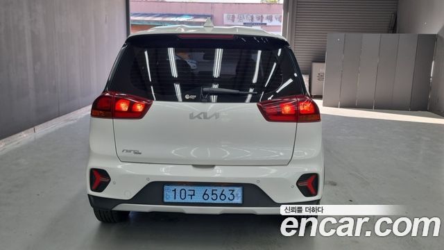 Kia Niro Light (Taxi Trim) — пробег 155 793 км — фото 4 из 5