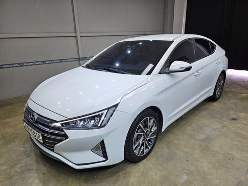 Hyundai AVANTE 1.6 Smart — пробег 53 000 км — фото 1 из 5
