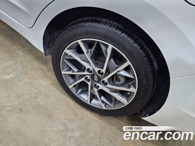 Hyundai AVANTE 1.6 Smart — пробег 53 000 км — фото 5 из 5