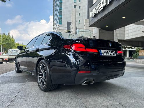 BMW 5-Series 520i M Sport — пробег 32 000 км — фото 2 из 5