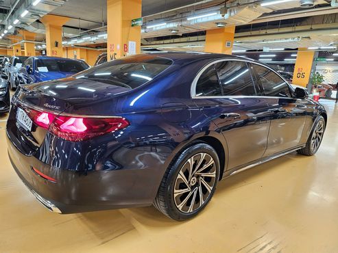 Mercedes-Benz E-Class E300 4MATIC Exclusive — пробег 1 500 км — фото 5 из 5