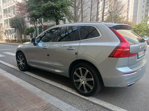 Volvo XC60 D5 Inscription — пробег 210 000 км — фото 2 из 5