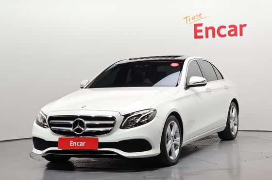 Mercedes-Benz E-Class E220d 4MATIC Avantgarde — пробег 71 021 км — фото 1 из 5