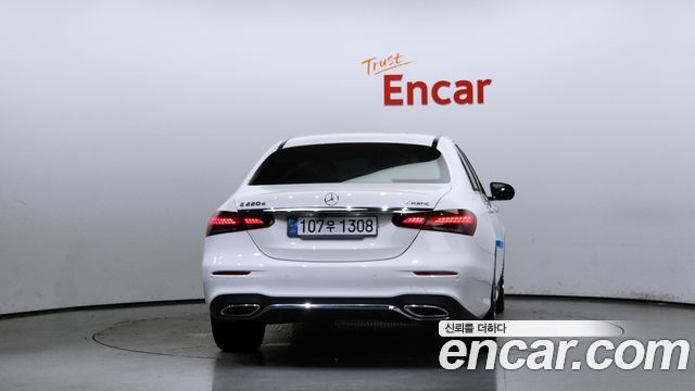 Mercedes-Benz E-Class E220d 4MATIC AMG Line — пробег 63 649 км — фото 4 из 5