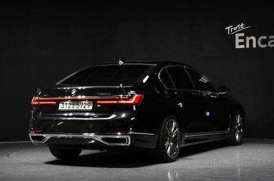 BMW 7-Series 750Li xDrive Design Pure Excellence Prestige — пробег 105 860 км — фото 2 из 5