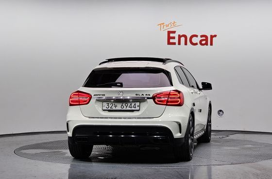 Mercedes-Benz GLA-Class GLA45 AMG 4MATIC — пробег 97 400 км — фото 4 из 5