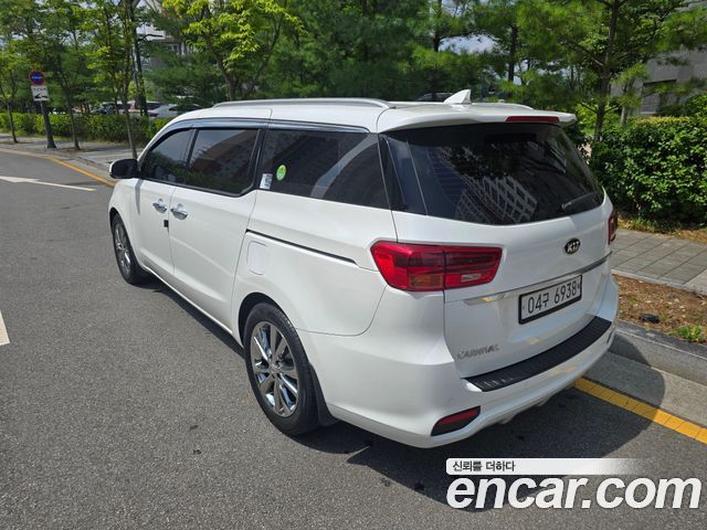 Kia Carnival 9-Seater Noblesse Special — пробег 111 873 км — фото 5 из 5