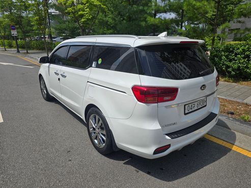 Kia Carnival 9-Seater Noblesse Special — пробег 111 873 км — фото 5 из 5