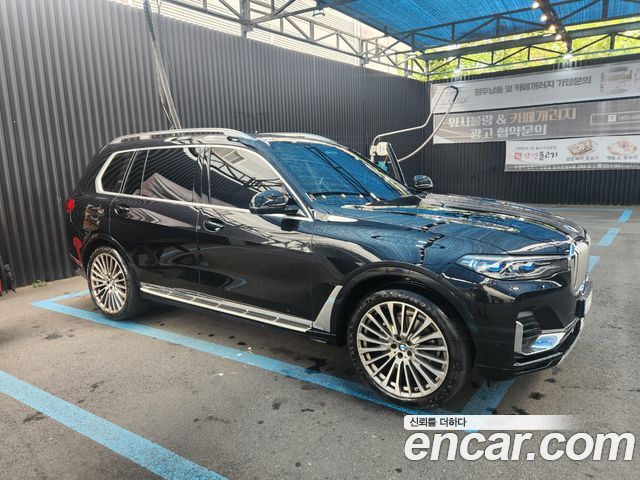 BMW X7 xDrive 40i Design Pure Excellence 7-Seater — пробег 30 000 км — фото 3 из 5