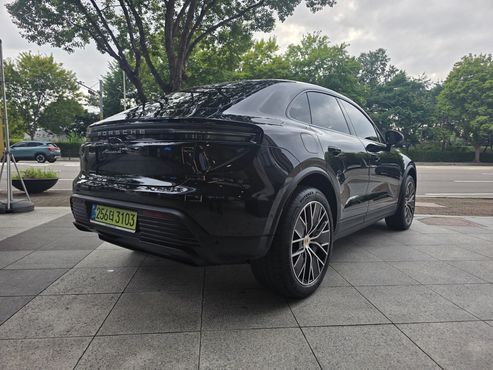 Porsche Macan Base 4 — пробег 12 200 км — фото 2 из 5