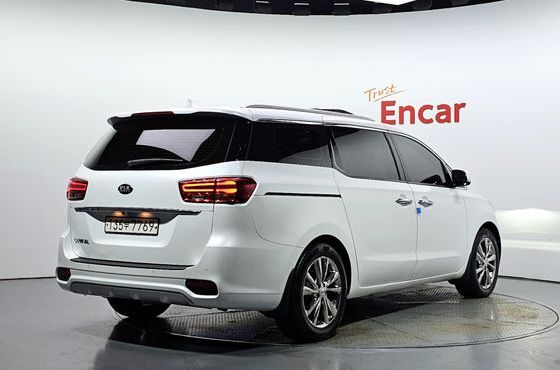 Kia Carnival 9-Seater Prstige — пробег 163 462 км — фото 2 из 5