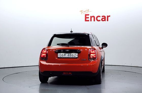 Mini Cooper Standard Third Generation — пробег 95 919 км — фото 4 из 5