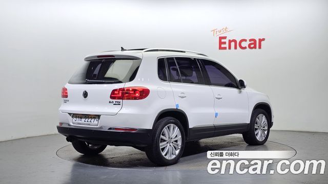 Volkswagen Tiguan 2.0 TDI  Premium 5N — пробег 110 380 км — фото 2 из 5