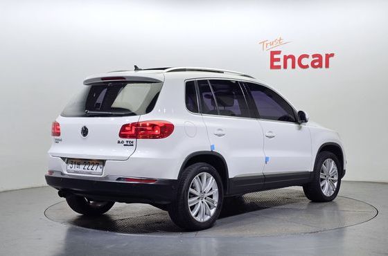 Volkswagen Tiguan 2.0 TDI Premium 5N — пробег 110 380 км — фото 2 из 5