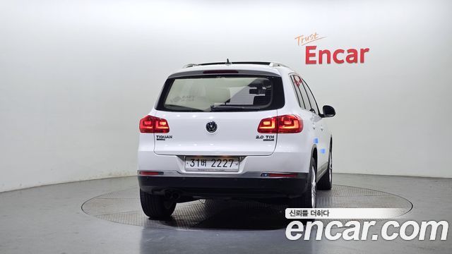 Volkswagen Tiguan 2.0 TDI  Premium 5N — пробег 110 380 км — фото 4 из 5