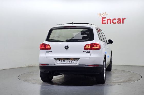 Volkswagen Tiguan 2.0 TDI Premium 5N — пробег 110 380 км — фото 4 из 5