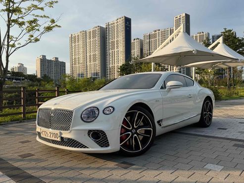 Bentley Continental 4.0 GT Azure — пробег 8 800 км — фото 1 из 5