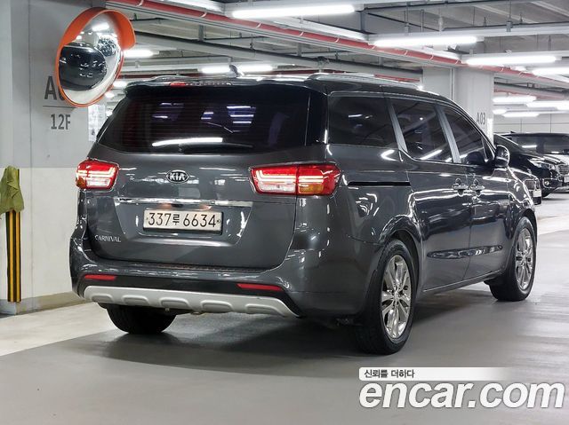 Kia Carnival из Кореи Encar