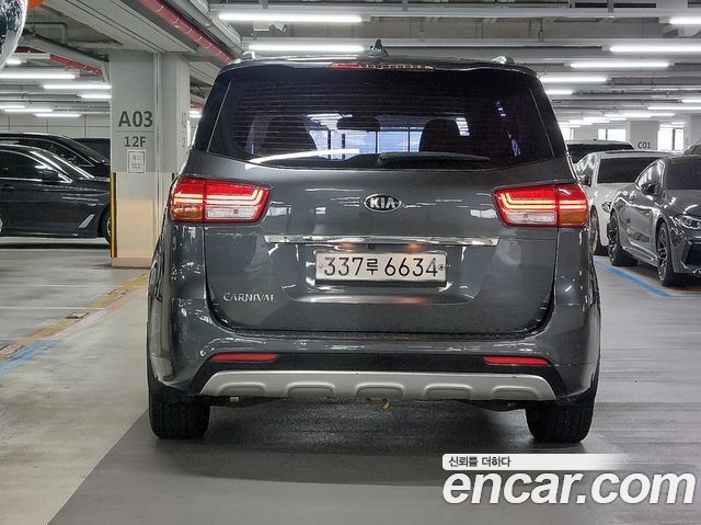 Kia Carnival из Кореи Encar