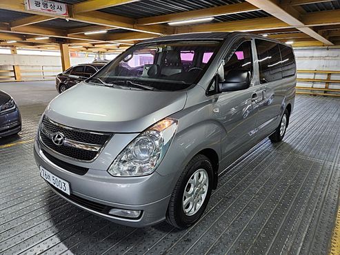 Hyundai Starex 12-Seater Wagon CVX Luxury — пробег 175 000 км — фото 1 из 5