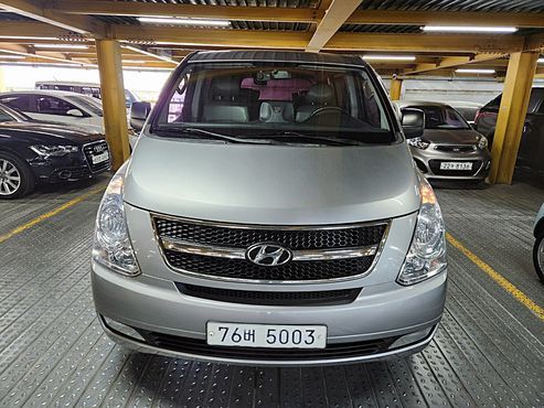 Hyundai Starex 12-Seater Wagon CVX Luxury — пробег 175 000 км — фото 3 из 5