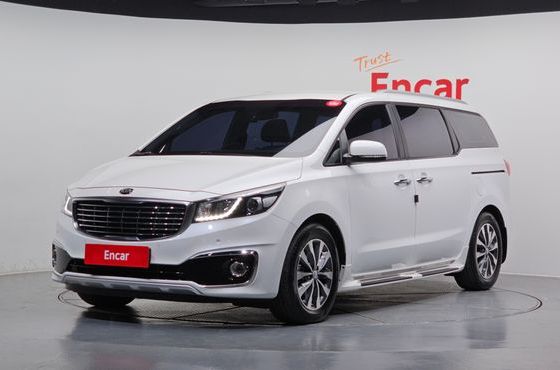 Kia Carnival 9-seater Luxury — пробег 79 049 км — фото 1 из 5